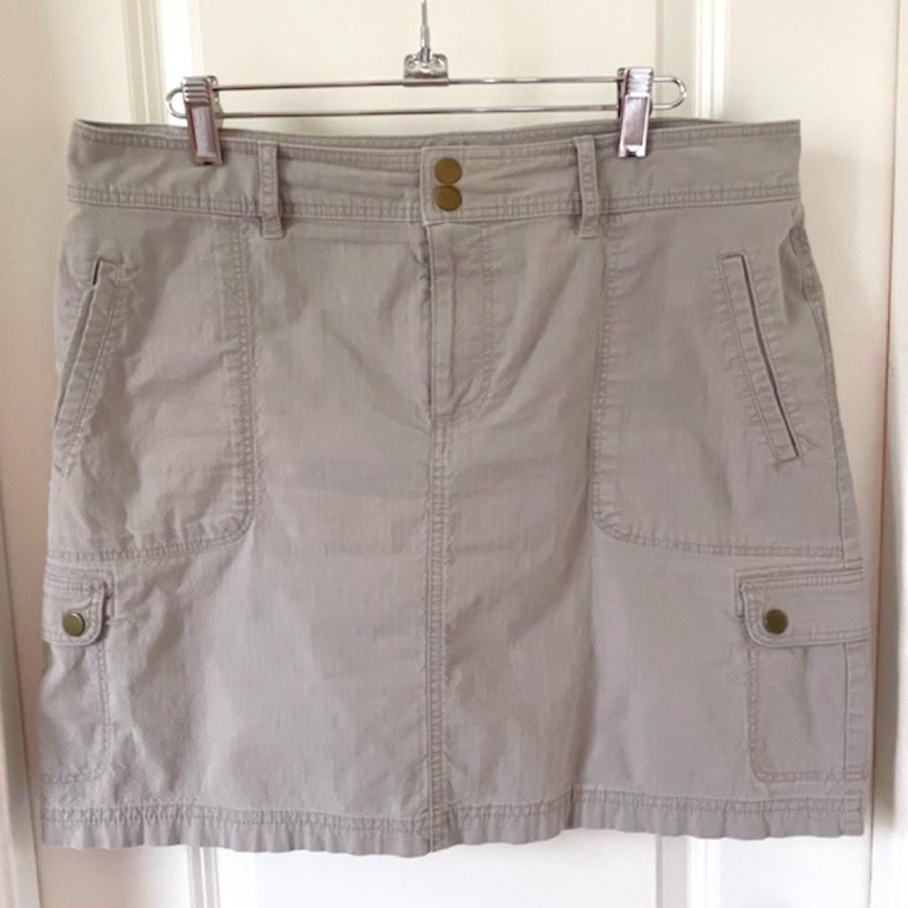 LL Bean women's chino cargo skirt, size 12P